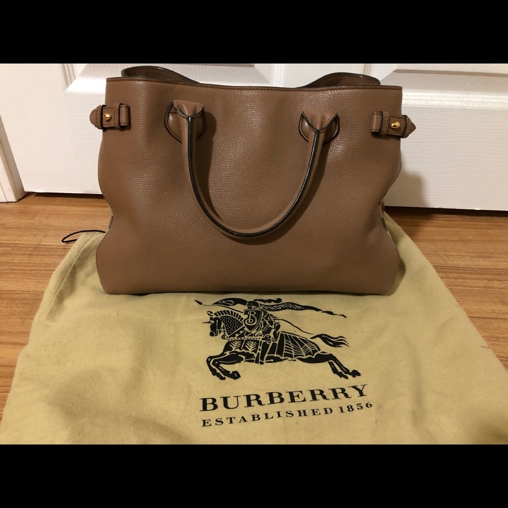 Authenic Burberry Medium Banner Leather Bag